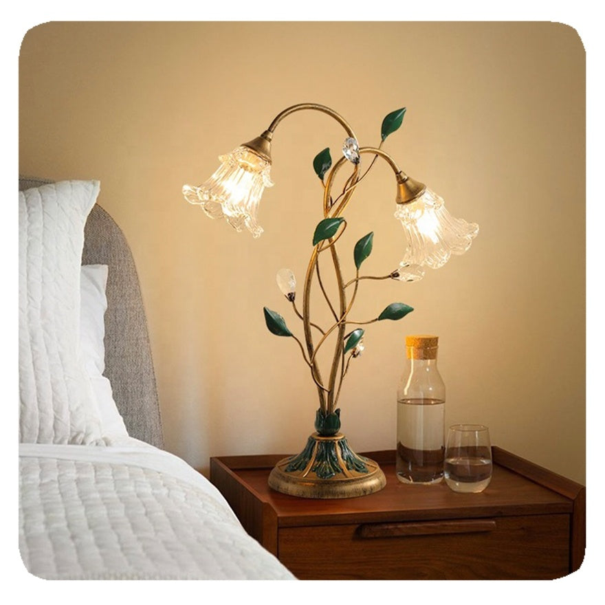 LuxePetals - French-Inspired Flower Table Lamp