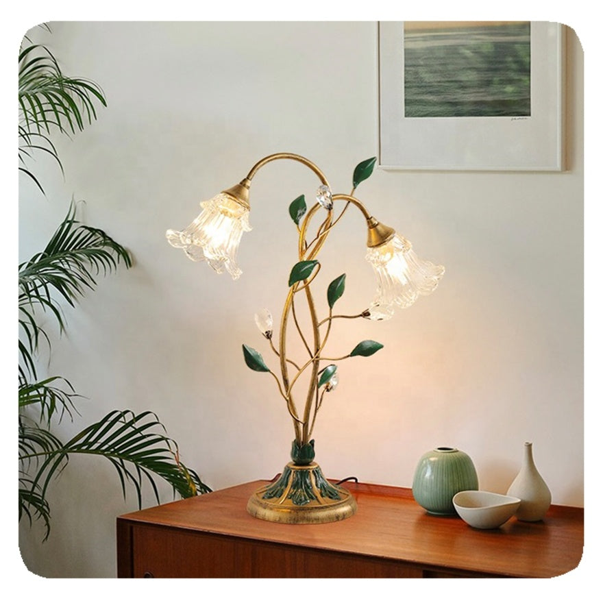LuxePetals - French-Inspired Flower Table Lamp
