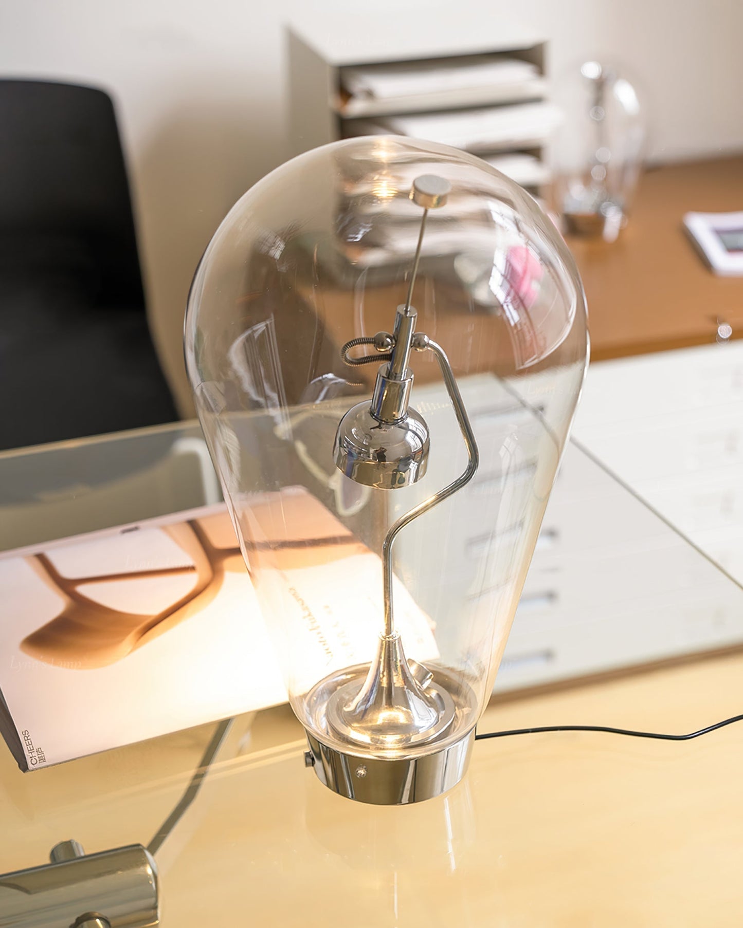 AirLuxe - Stylish Table Lamp