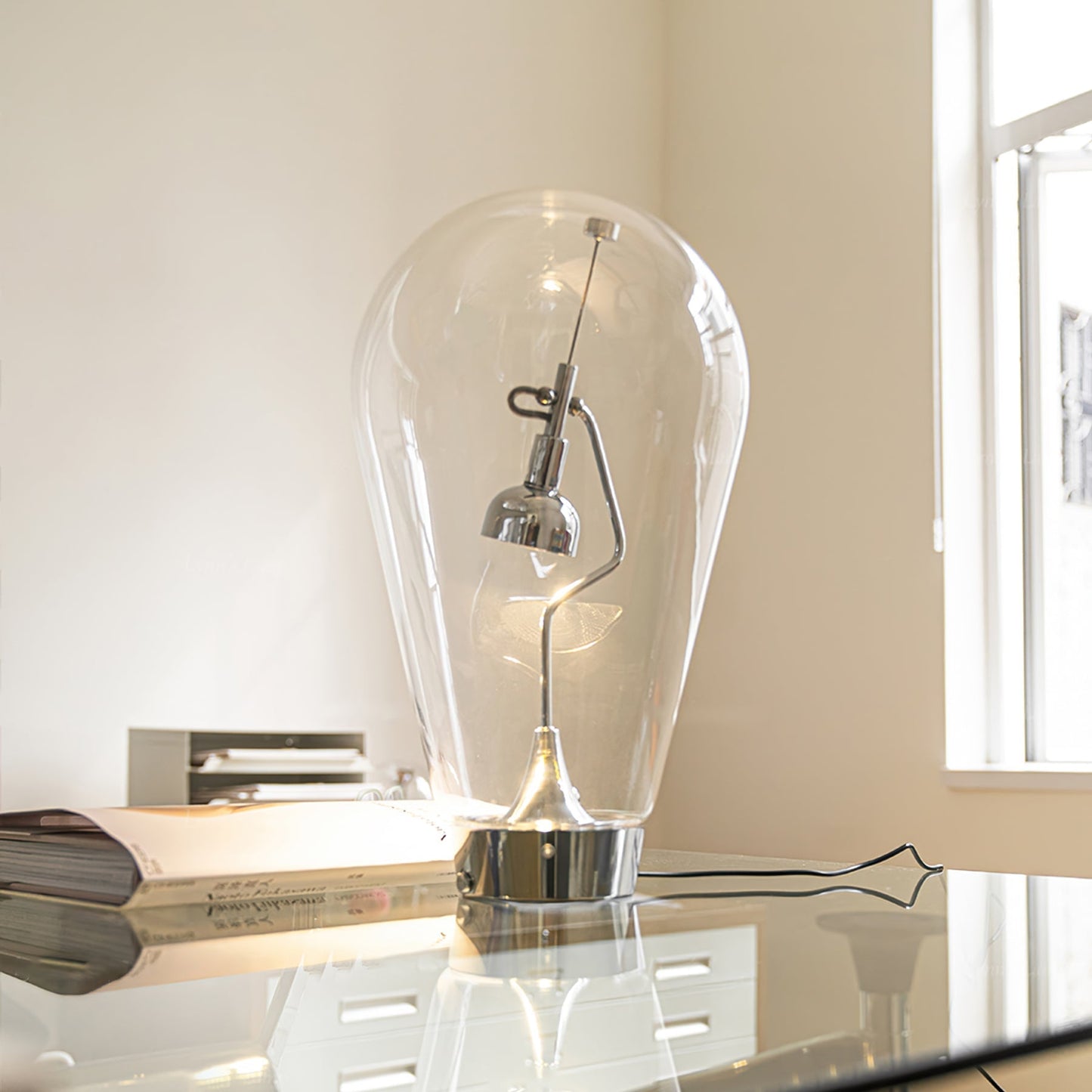 AirLuxe - Stylish Table Lamp