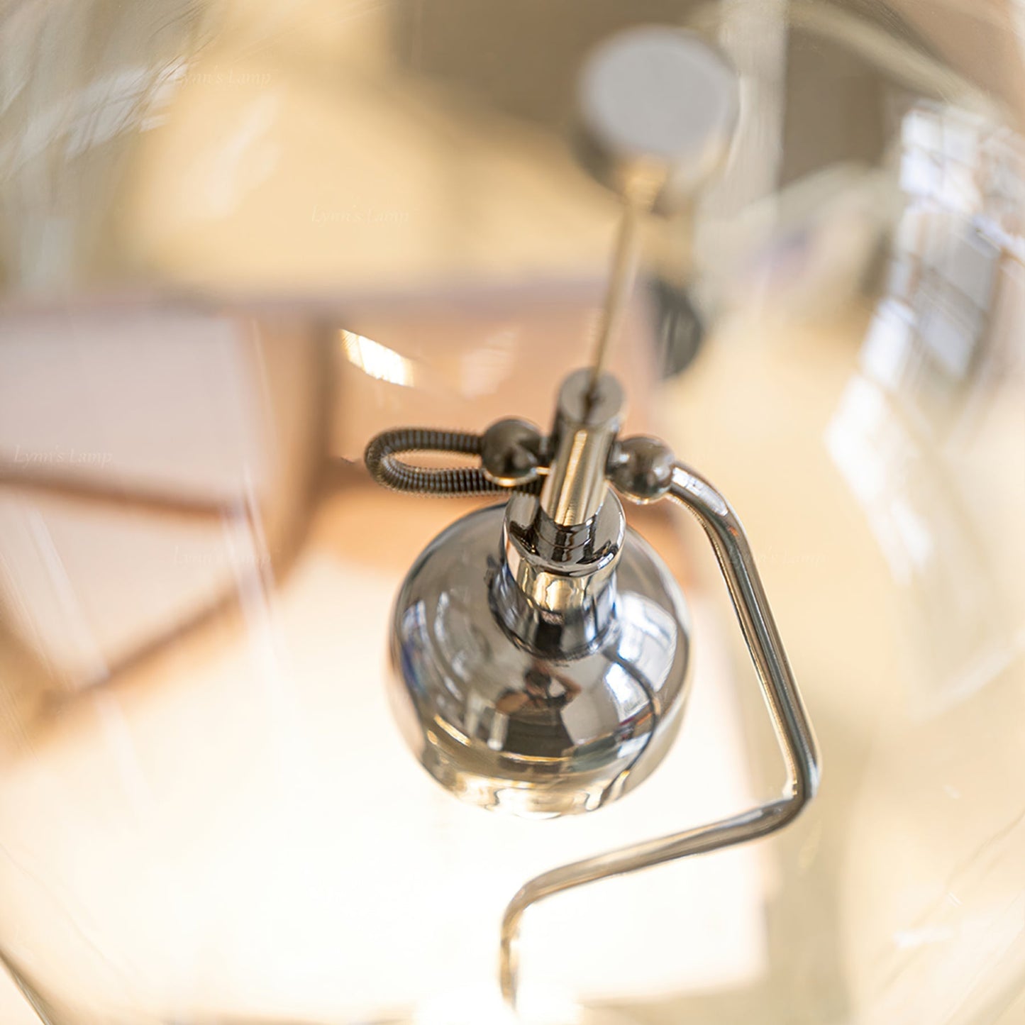 AirLuxe - Stylish Table Lamp