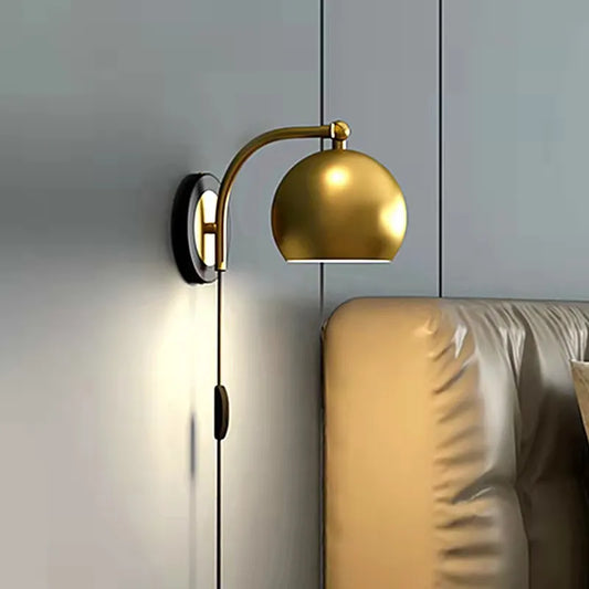 AntiqueAura – Classic Vintage Wall Lamp with Plug for Elegant Spaces